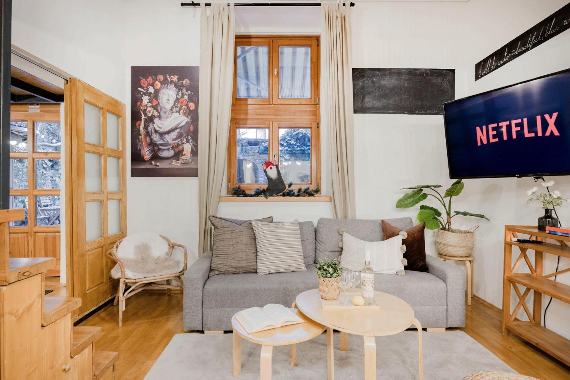 Wellness Wonderland: Garden, Sauna, Jacuzzi In Cbd Apartment Budapest