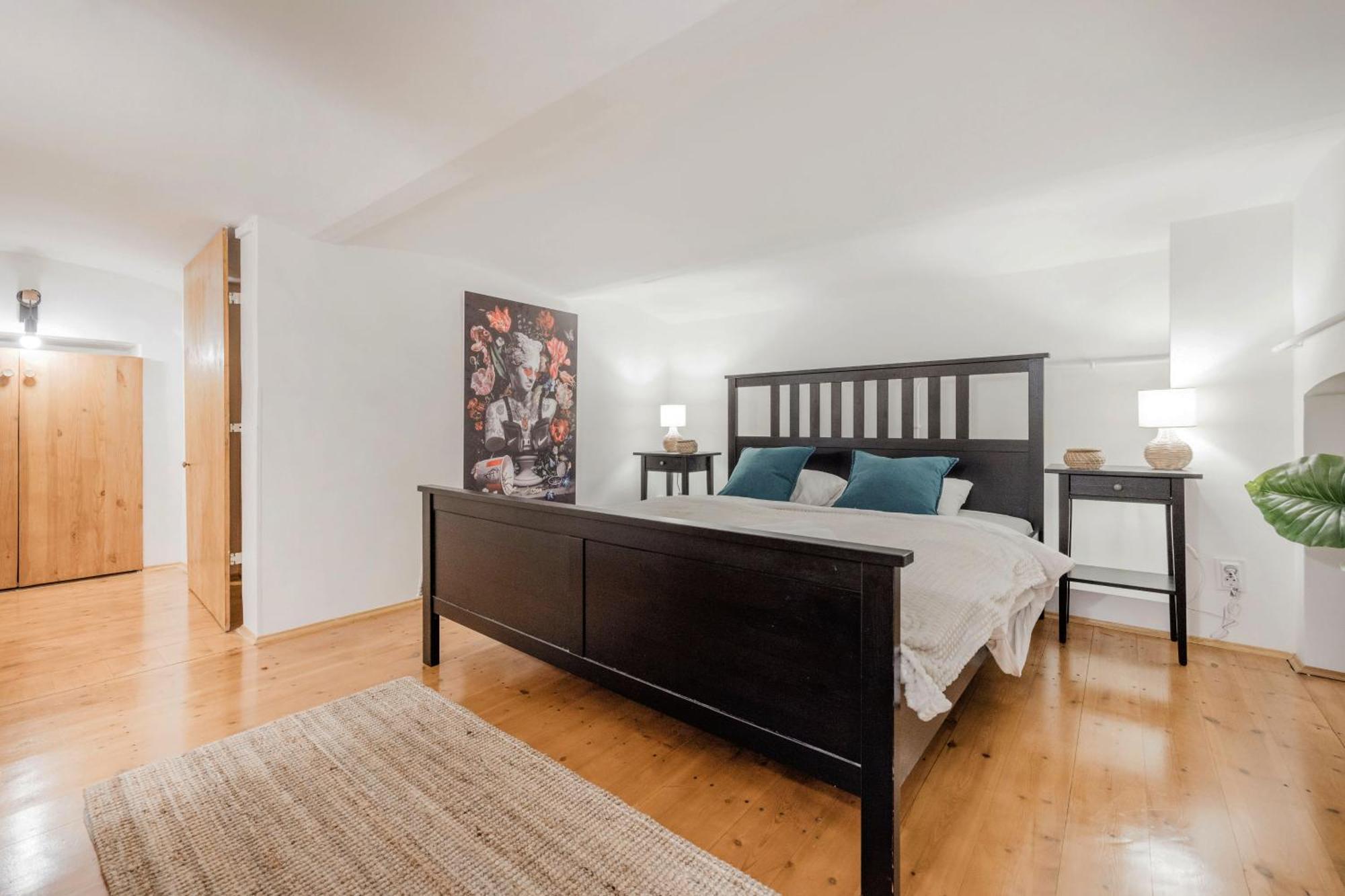 Wellness Wonderland: Garden, Sauna, Jacuzzi In Cbd Lejlighed