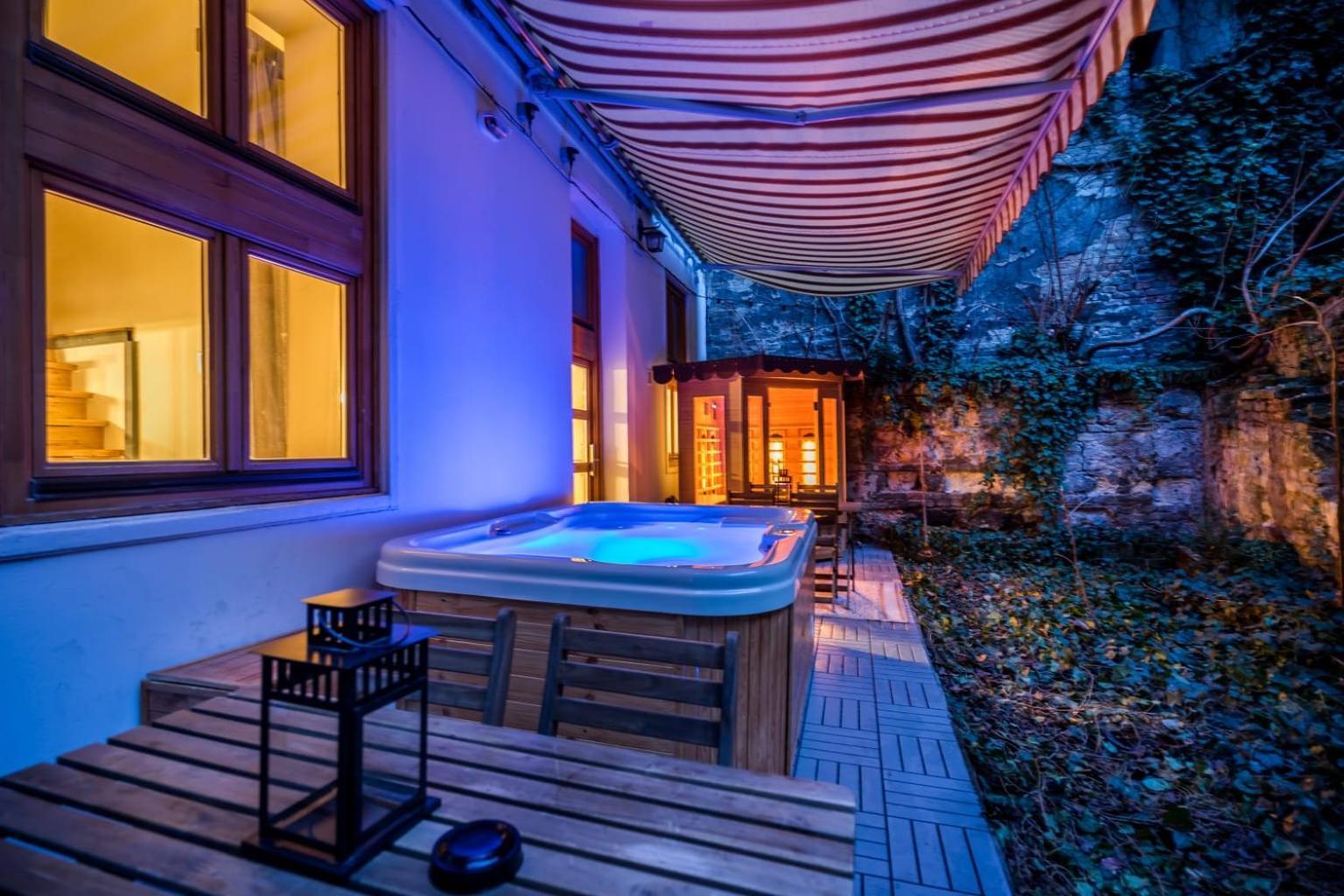 Wellness Wonderland: Garden, Sauna, Jacuzzi In Cbd Lejlighed