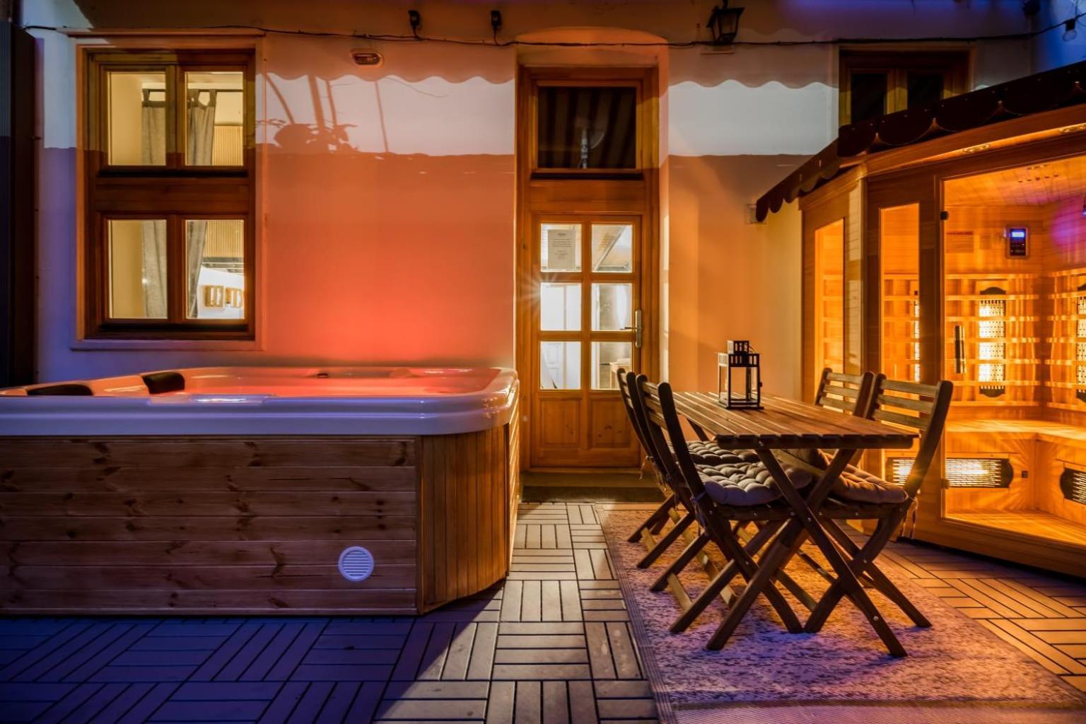Wellness Wonderland: Garden, Sauna, Jacuzzi In Cbd Lejlighed